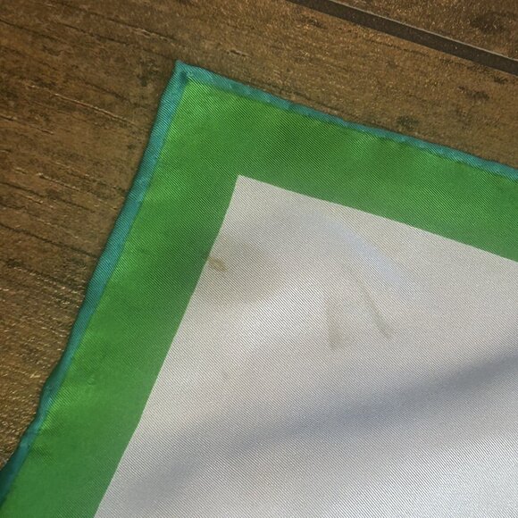 Vera Neumann Vintage Green Butterfly Square Scarf Made In Japan - Picture 5 of 10